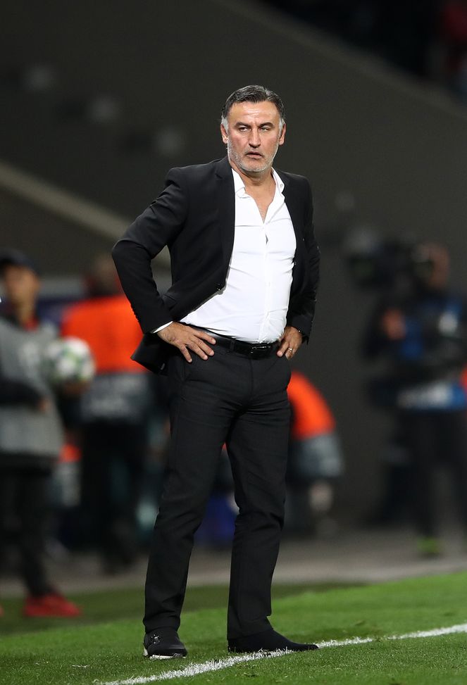 LILLE, FRANCIA - 02 OTTOBRE: Christophe Galtier, dirigente del Lille durante la partita del gruppo H della UEFA Champions League tra Lille OSC e Chelsea FC allo Stade Pierre Mauroy il 02 ottobre 2019 a Lille, Francia. (Foto di Bryn Lennon/Getty Images) La frecciatina di Galtier verso il Lille: “Non pensate che manchi qualcuno in questo poster?”- immagine 2