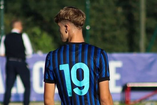 Inter, si è svegliato Strand: 2 gol in 3 partite. Chi è il gigante che studia da Thuram- immagine 3