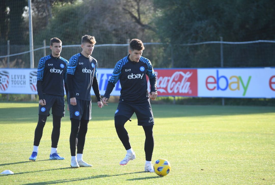 Allenamento pomeridiano agli ordini di Mazzarri in vista del derby con la Salernitana