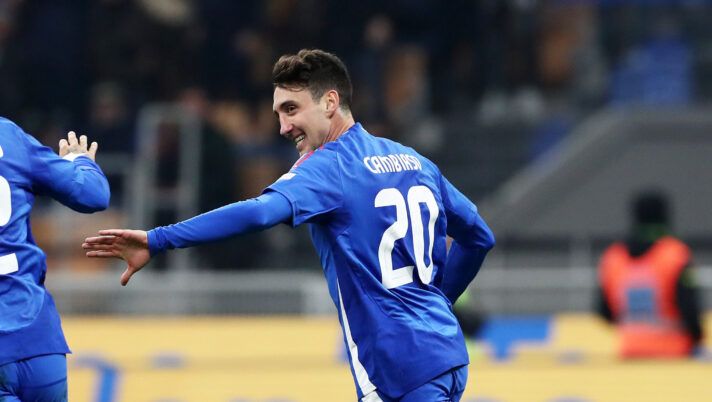 MILAN, ITALY - NOVEMBER 17: Andrea Cambiaso of Italy celebrates with teammates Giovanni Di Lorenzo after scoring his team's first goal during the UEFA Nations League 2024/25 League A Group A2 match between Italy and France at San Siro on November 17, 2024 in Milan, Italy. (Photo by Marco Luzzani/Getty Images) Cambiaso: “Peccato il risultato, la prestazione c’è stata. Il bilancio post Europei è…” - immagine 1