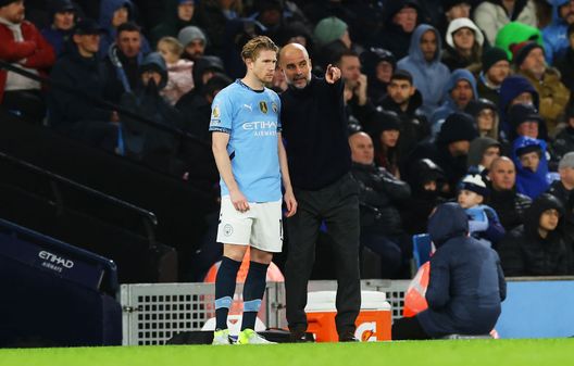 De Bruyne e Guardiola. (Foto di Carl Recine/Getty Images) Carragher sul City: 'Penso ci siano problemi tra Guardiola e De Bruyne'