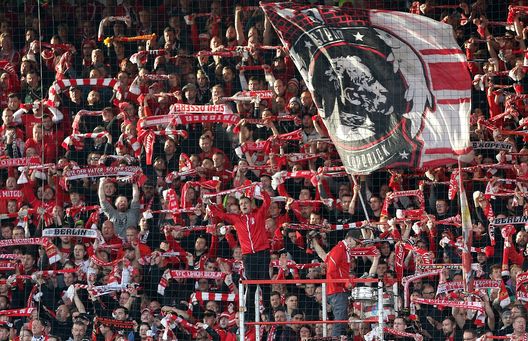 Tifosi Union Berlino (Photo by Matthias Kern/Bongarts/Getty Images) Werder Brema-Union Berlino, dove vederla Live: streaming gratis e diretta TV- immagine 3