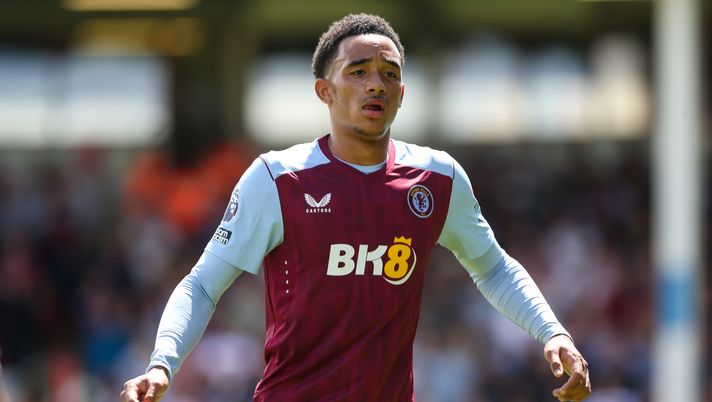 Aston Villa di Zaniolo attaccato dal lancio di un mattone post vittoria - immagine 1