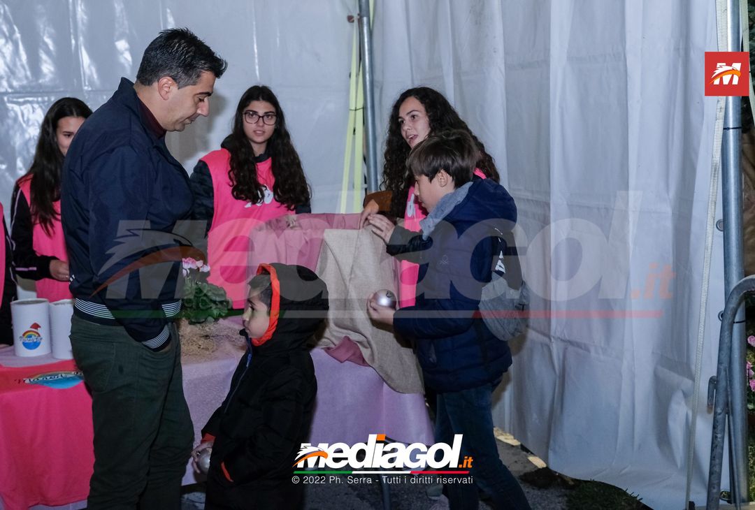 FOTO Palermo: Accardi, Saric e Gomes accendono l’albero al ‘Barbera’ (Gallery) - immagine 12