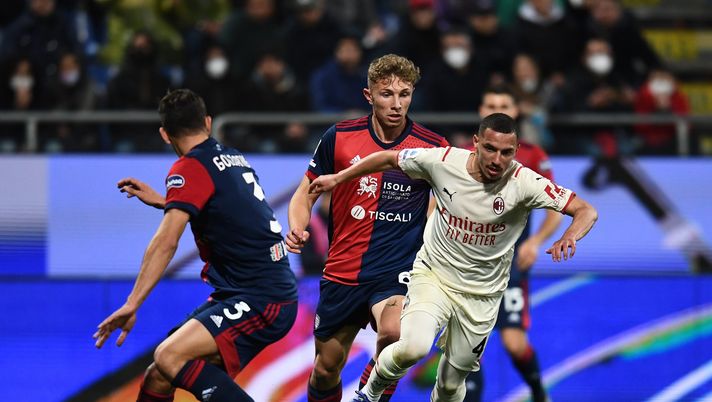 CAGLIARI, ITALY - MARCH 19: Ismael Bennacer of AC Milan in action during the Serie A match between Cagliari Calcio and AC Milan at Sardegna Arena on March 19, 2022 in Cagliari, Italy. (Photo by Claudio Villa/AC Milan via Getty Images)