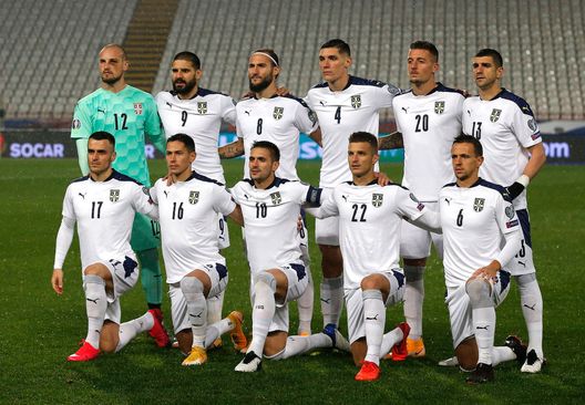 BELGRADE, SERBIA - NOVEMBER 12: The Serbia side line up for a team picture during the UEFA EURO 2020 Play-Off Final between Serbia and Scotland at Rajko Mitic Stadium on November 12, 2020 in Belgrade, Serbia. Football Stadiums around Europe remain empty due to the Coronavirus Pandemic as Government social distancing laws prohibit fans inside venues resulting in fixtures being played behind closed doors. (Photo by Srdjan Stevanovic/Getty Images) Serbia-Scozia 5-6 d.c.r.: 120 minuti e una grande delusione per Lukic - immagine 1