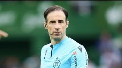 Chiede di interrompere il match per soccorrere un tifoso: espulso dall’arbitro