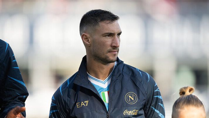 BOLOGNA, ITALY - NOVEMBER 09: Matteo Politano of SSC Napoli before the Serie A match between Bologna FC 1909 and SSC Napoli at Renato Dall'Ara Stadium on November 09, 2025 in Bologna, Italy. (Photo by SSCN Napoli/SSCN Napoli) Napoli-Atalanta, formazioni ufficiali: fuori Scamacca e Krstovic! Spinazzola in tribuna, Politano e Lang… - immagine 1