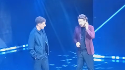 Sorpresa al Teatro Diana, Alessandro Siani accoglie sul palco un ospite speciale!