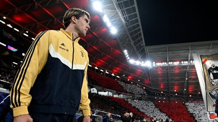 vlahovic-milan-dusan-puo-non-arrivare-a-causa-dei-rinnovi-di-leao-pulisic-e-maignan