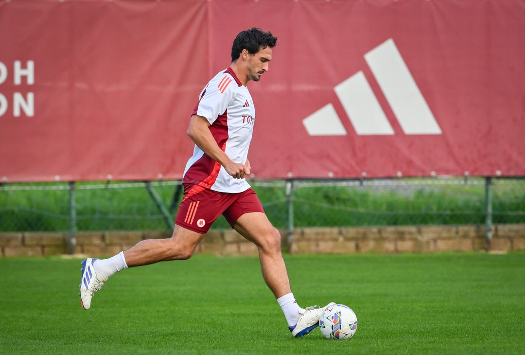 Trigoria, la rifinitura in vista della gara contro il Bologna – FOTO GALLERY - immagine 8