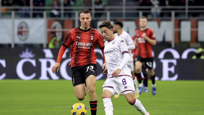 MILAN, ITALY - NOVEMBER 25: Francesco Camarda of AC Milan competes for the ball during the Serie A TIM match between AC Milan and ACF Fiorentina at Stadio Giuseppe Meazza on November 25, 2023 in Milan, Italy. (Photo by Giuseppe Cottini/AC Milan via Getty Images ) Italia, l’estate parte bene: l’Under 17 azzurra vince l’Europeo di categoria - immagine 1