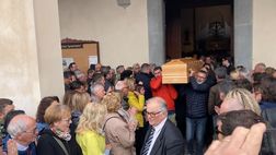 Montopoli piange Mattia Giani. Gli strazianti omaggi al funerale del ragazzo