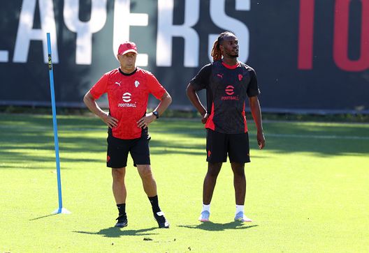CAIRATE, ITALY - JULY 08: Assistant coach AC Milan Maurizio Trombetta (Photo by Claudio Villa/AC Milan via Getty Images) Milanello, lo staff di Allegri al lavoro: tutte le foto- immagine 7