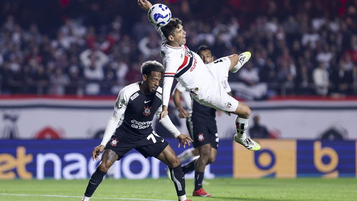 Shock Oscar: il brasiliano si rompe tre vertebre lombari contro il Corinthians - immagine 1