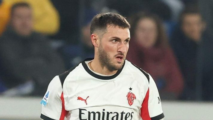 Milan, operazione riuscita per Giménez: il comunicato ufficiale dei rossoneri