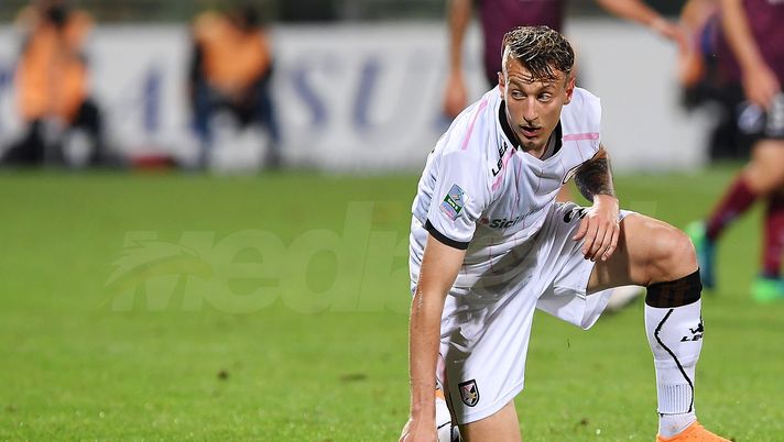 SALERNO, ITALY - MAY 18:  Antonino La Gumina of US Citta di Palermo in action during the Serie B match between US Salernitana and US Citta di Palermo at  on May 18, 2018 in Salerno, Italy.  (Photo by Francesco Pecoraro/Getty Images)  Calciomercato Palermo, non solo Brunori: c’è l’idea La Gumina per l’attacco di Corini - immagine 1