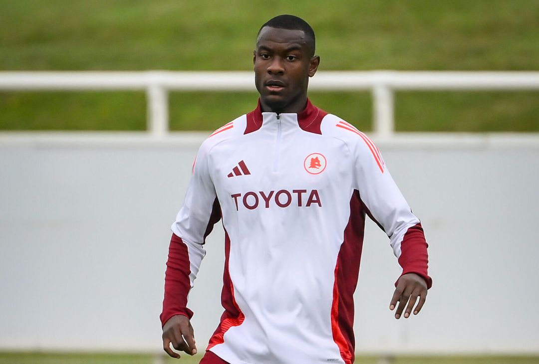 Ritiro Roma, Dovbyk scalda i motori: le indicazioni di De Rossi – FOTO GALLERY - immagine 93