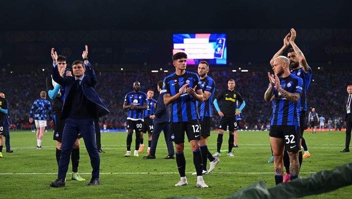 ISTANBUL, TURKEY - JUNE 10: Players of FC Internazionale reacts after losing at the end of the UEFA Champions League 2022/23 final match between FC Internazionale and Manchester City FC at Atatuerk Olympic Stadium on June 10, 2023 in Istanbul, Turkey. (Photo by Mattia Ozbot - Inter/Inter via Getty Images) Champions League, il derby delle fasce: Inter in seconda e Milan in terza - immagine 1