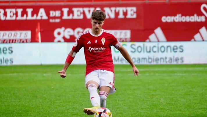 Antonio Vera Carrillo 'Totti' con la maglia del Real Murcia Sincronicità e pallone: la vera storia di Totti…quello spagnolo - immagine 1