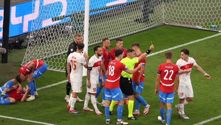 Rissa, invasione di campo e il record di 20 cartellini: il film di Turchia-Rep. Ceca… - immagine 1