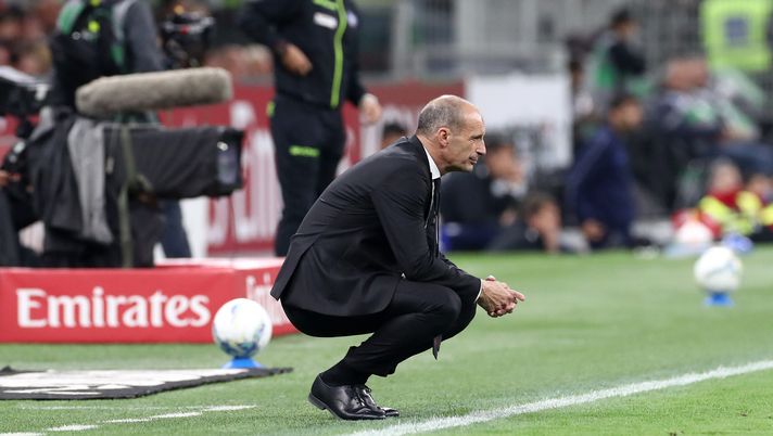 MILAN, ITALY - MAY 10: Massimiliano Allegri, Head Coach of AC Milan, looks on during the Serie A match between AC Milan and Atalanta BC at Giuseppe Meazza Stadium on May 10, 2026 in Milan, Italy. (Photo by Marco Luzzani/Getty Images) Serie A, Milan-Atalanta 2-3: la Dea espugna San Siro, rossoneri raggiunti dalla Roma - immagine 1