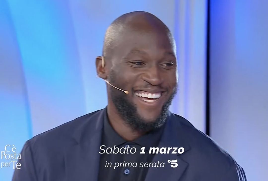 GALLERY Lukaku sarà ospite a C’è Posta per Te: le foto del bomber del Napoli - immagine 6