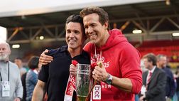 Il Wrexham pesca il Chelsea in FA Cup: Ryan Reynolds e Hugh Jackman reagiscono al sorteggio