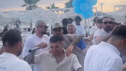 Pedro di Raffaella Carrà è il tormentone del Napoli: azzurri scatenati alla festa