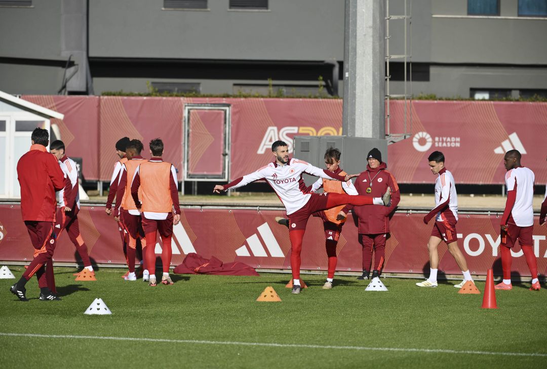 Roma, la ripresa degli allenamenti in vista del Milan – FOTO GALLERY - immagine 5
