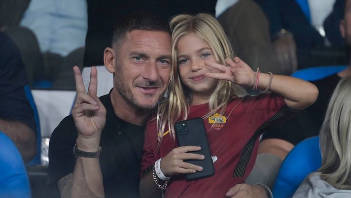 Isabel Totti compie 10 anni. Il post di papà Francesco fa commuovere - immagine 1