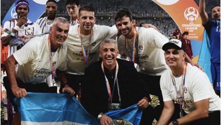 L’ex Milan Hernan Crespo chiude la sua avventura con l’Al Ain: ha vinto la Champions asiatica - immagine 1