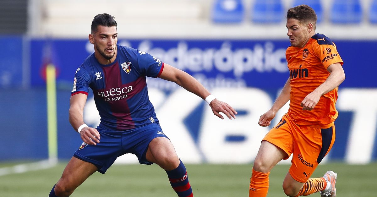 Spagna, in Segunda l’arbitro si dimentica i cartellini per i primi venti minuti...