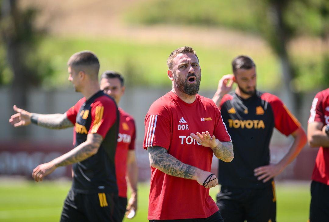 Verso Empoli-Roma, Dybala si allena in gruppo – FOTO GALLERY - immagine 5