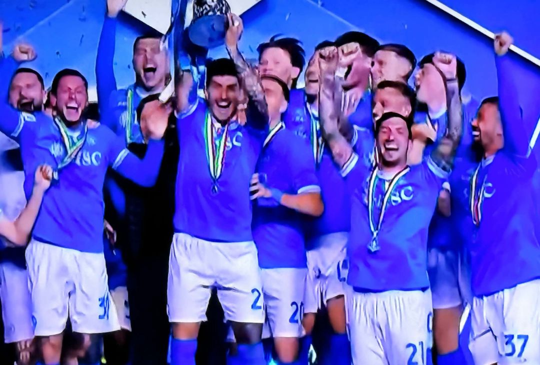 Il Napoli è SuperCampione: la premiazione degli azzurri – LA GALLERY - immagine 4