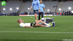 VIDEO Manchester City-Inter, Haaland ma che fai? Cade sulle bottiglie in allenamento