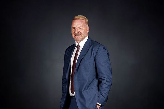 MILAN, ITALY - MAY 26: (EDITORS NOTE: Image has been digitally retouched) Igli Tare, new Sporting director of AC Milan, looks on at Casa Milan on May 26, 2025 in Milan, Italy. (Photo by Giuseppe Cottini/AC Milan via Getty Images) etienne-tare-figlio-di-igli-post-social-si-è-realizzato-il-tuo-sogno-di-far-parte-del-milan