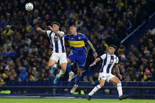 Follia in Argentina, l’arbitro Merlos viene minacciato con una pistola negli spogliatoi- immagine 4