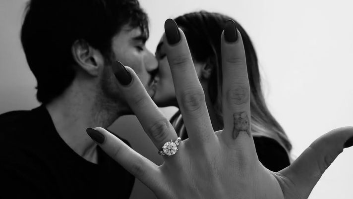 Sandro Tonali e l’anello di Giulia: annuncio social, matrimonio in arrivo  Matrimonio Tonali