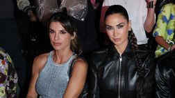 Melissa Satta, ultimo giorno alla Milano Fashion Week: fan incantati