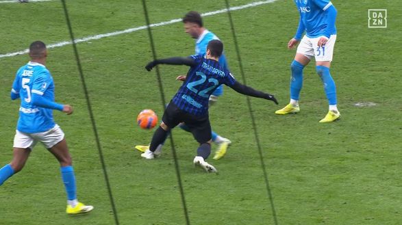 Inter-Napoli, rigore per i nerazzurri: Conte è una furia, urla ‘Vergognatevi’. Espulso- immagine 2