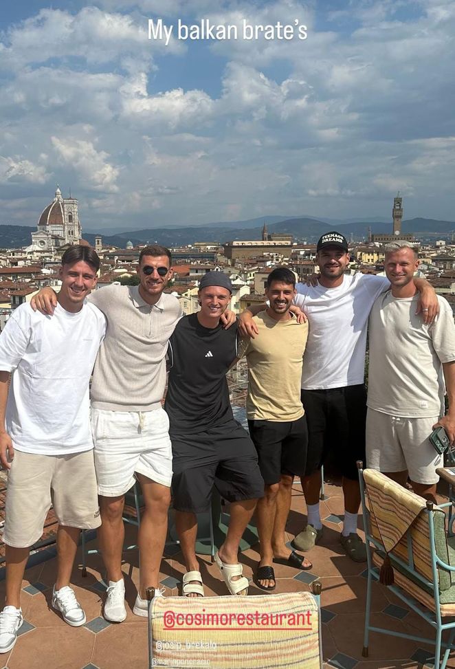 FOTO – Gud, Dzeko e gli altri balcanici (più Barak) si godono la vista di Firenze - immagine 1