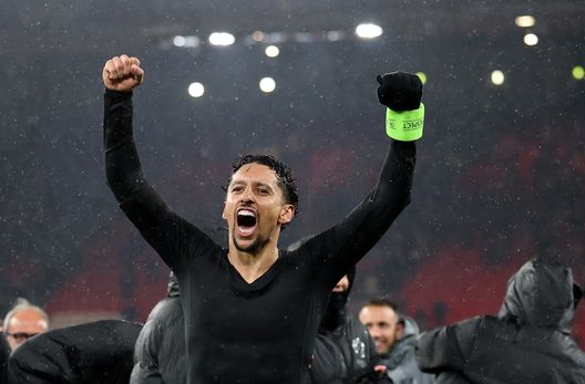 LIVERPOOL, INGHILTERRA - 14 APRILE: Marquinhos del Paris Saint-Germain festeggia dopo la vittoria della squadra nella partita di ritorno dei quarti di finale di UEFA Champions League 2025/26 tra Liverpool FC e Paris Saint-Germain FC ad Anfield il 14 aprile 2026 a Liverpool, Inghilterra. (Foto di Michael Steele/Getty Images) PSG qualificato? Petit critica la prestazione: “Squadra spaventata, devono ringraziare Safonov- immagine 2