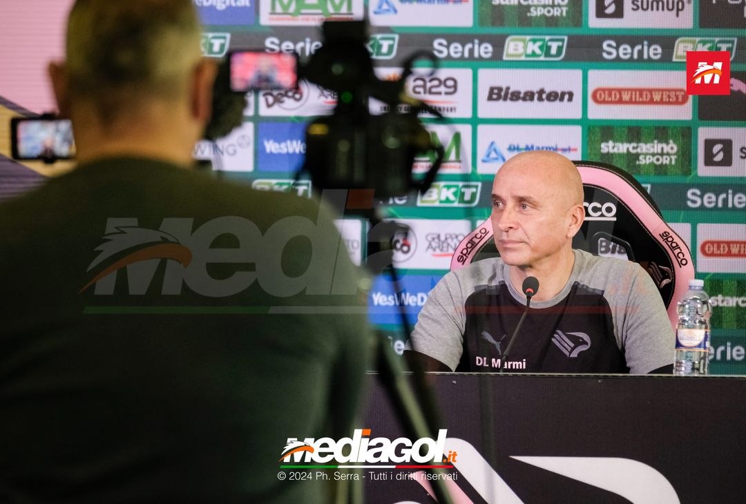 FOTO PALERMO, verso il Catanzaro: il tecnico Corini in conferenza (GALLERY) - immagine 14