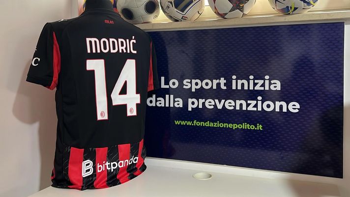 luka-modric-maglia-milan-museo-calcio-fondazione-andrea-fortunato