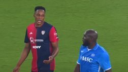 Napoli-Cagliari, Mina vuole la maglia di Lukaku e gli dice: “Dai oh, ti ho lasciato far gol”
