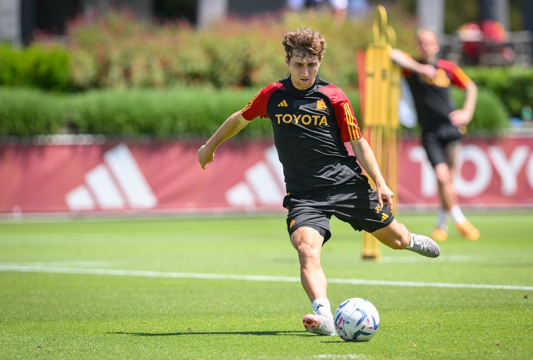 Verso Empoli-Roma, Dybala si allena in gruppo – FOTO GALLERY - immagine 9