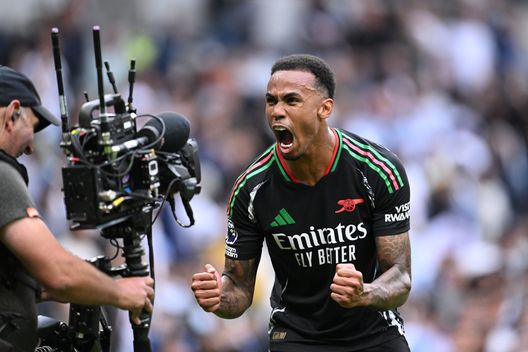 Gabriel decide Tottenham-Arsenal