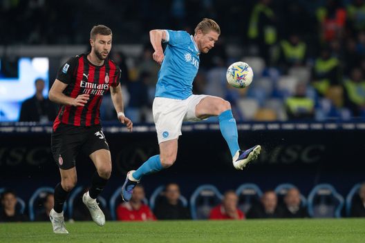 Il Napoli sogna, gli azzurri superano il Milan 1-0 al Maradona. Inter a -7- immagine 2