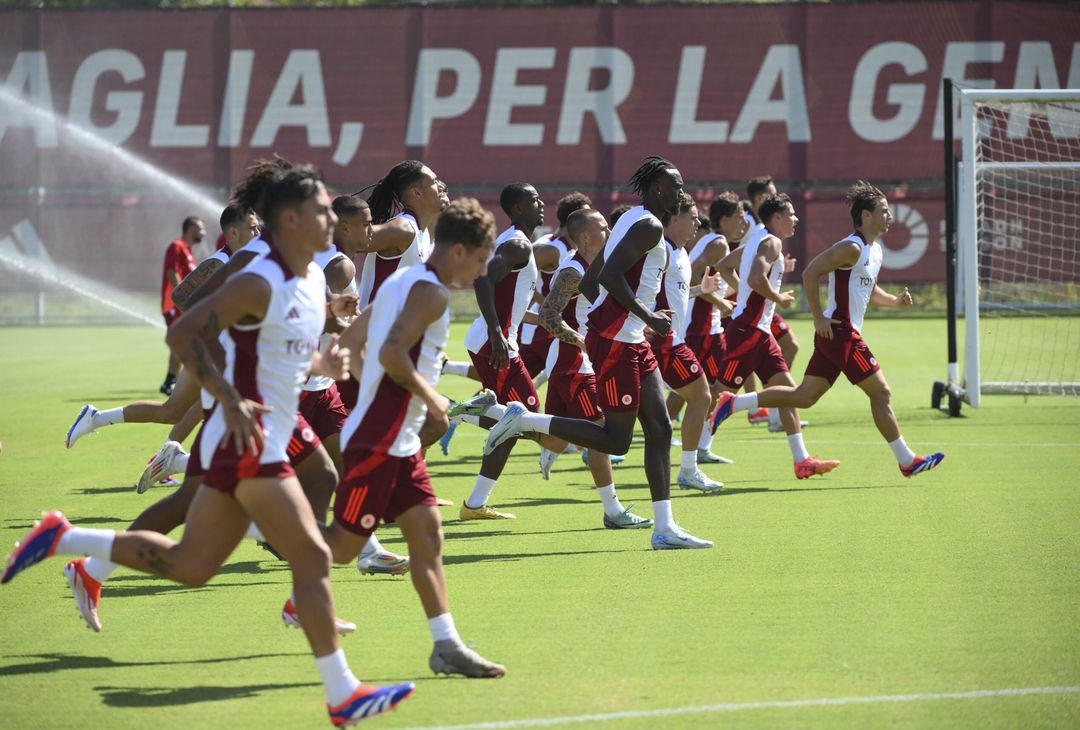 Roma, giallorossi a lavoro a Trigoria: è tornato Dybala – FOTO GALLERY - immagine 11